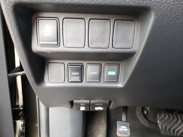 Used 2017 Nissan Rogue S AWD/4WD image 24