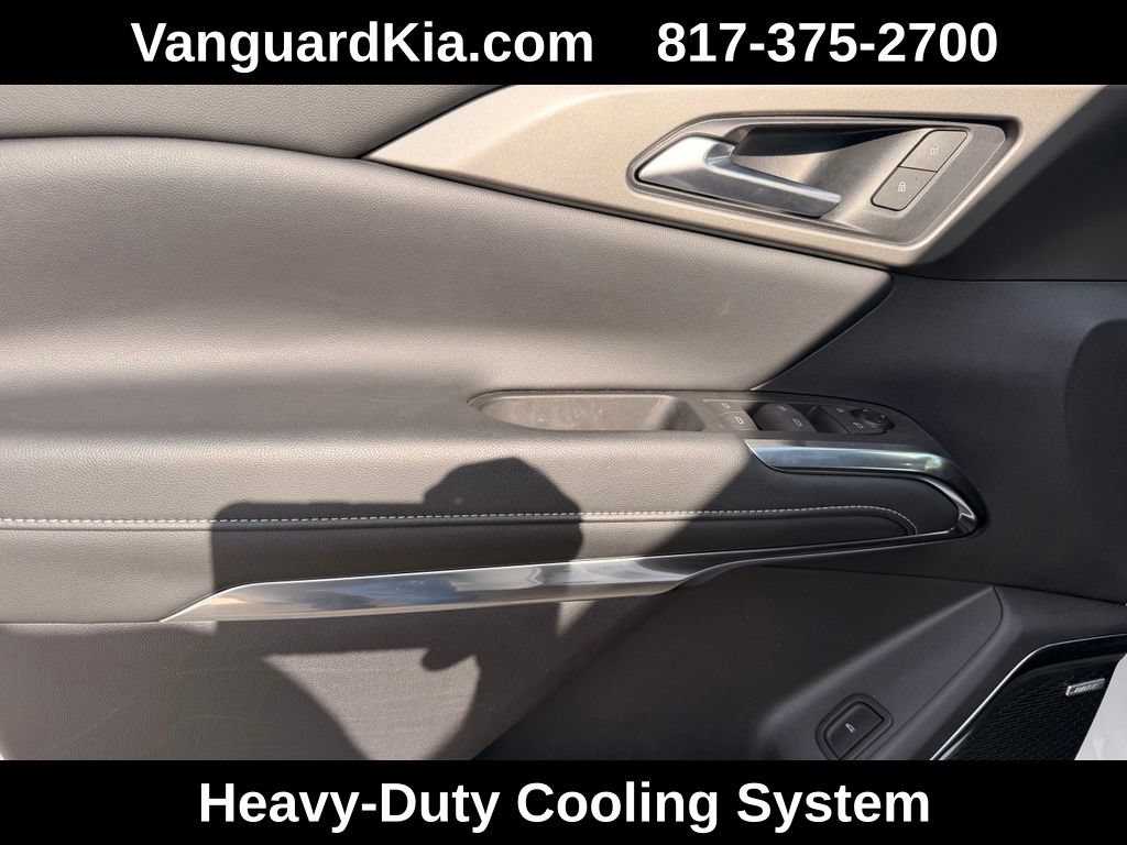 Used 2024 Chevrolet Traverse LT w/ Enhanced Driving Package FWD image 17