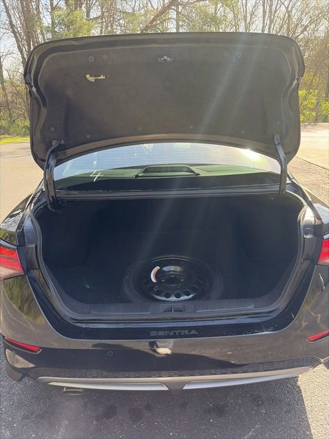 Used 2023 Nissan Sentra SR w/ SR Premium Package image 28