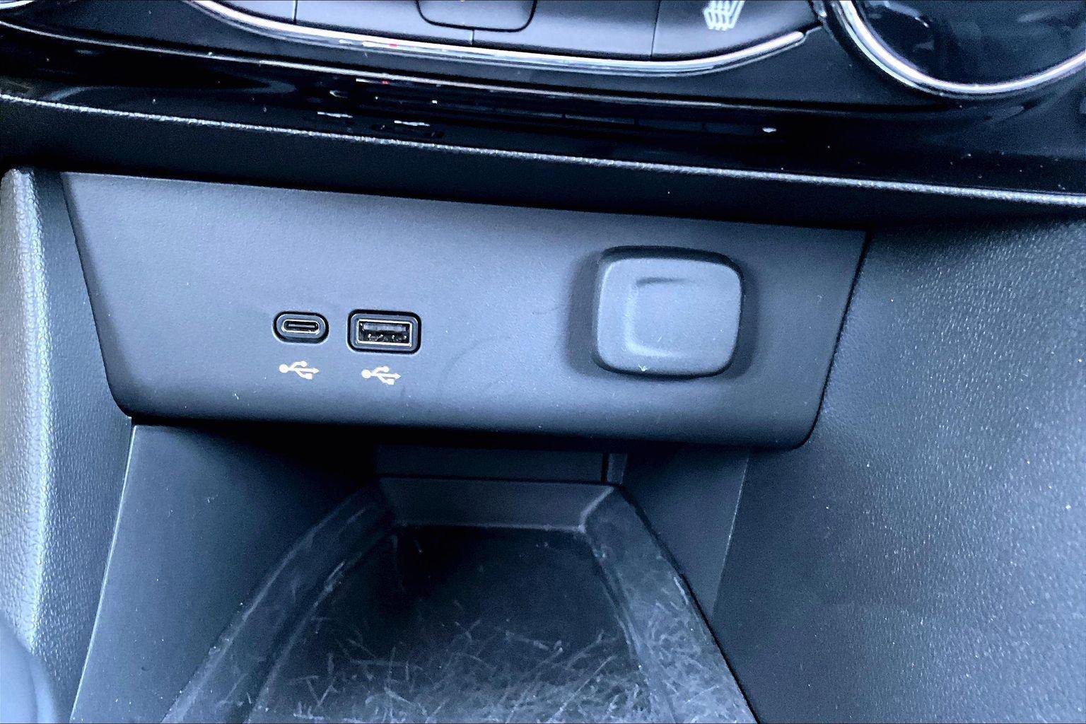 Used 2024 Buick Encore GX Sport Touring w/ Experience Buick Package AWD/4WD image 32