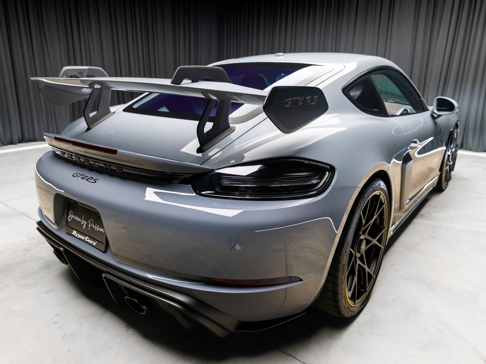 Used 2024 Porsche 718 Cayman GT4 RS w/ Accent Package Logos RWD image 12