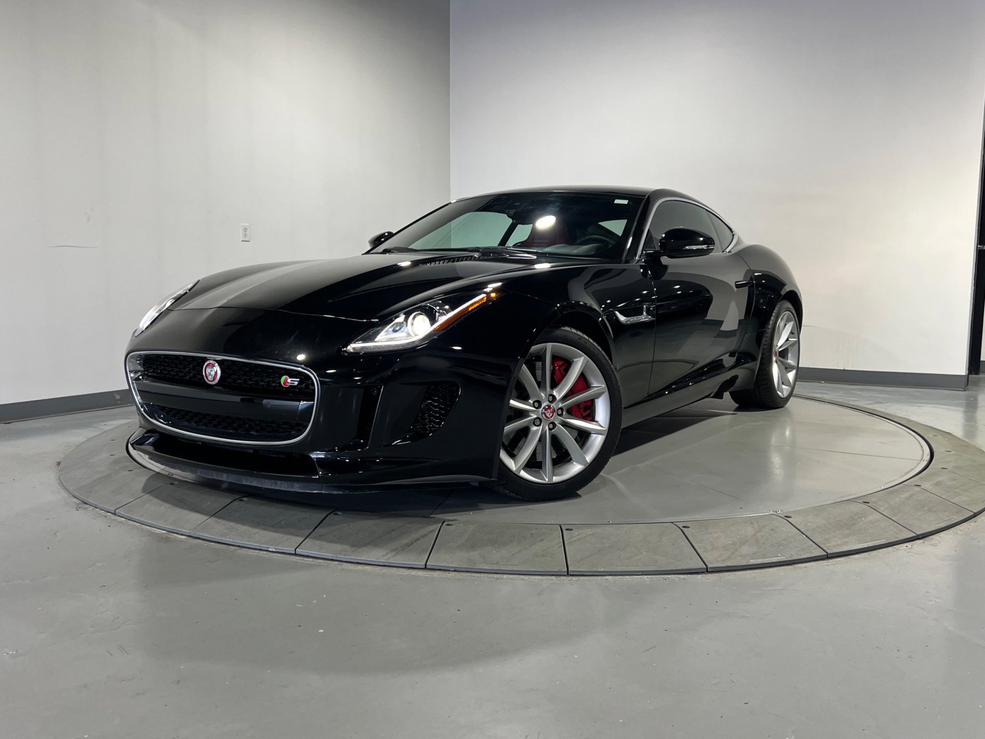 Used 2015 Jaguar F-TYPE S image 1