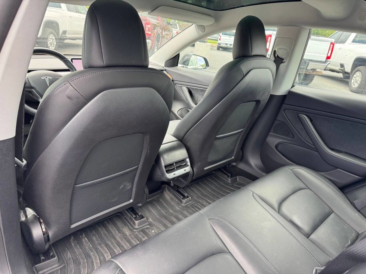 Used 2019 Tesla Model 3 Mid Range RWD image 14