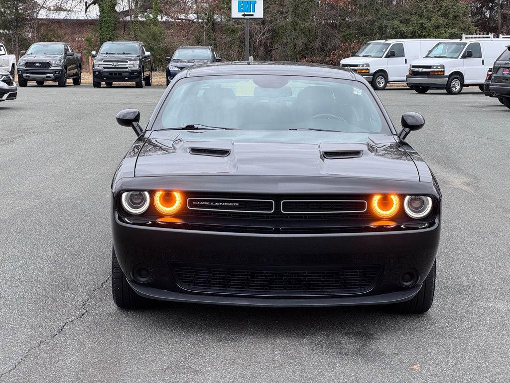 Used 2023 Dodge Challenger SXT image 5