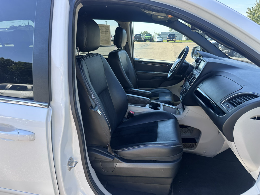 Used 2018 Dodge Grand Caravan SXT FWD image 24
