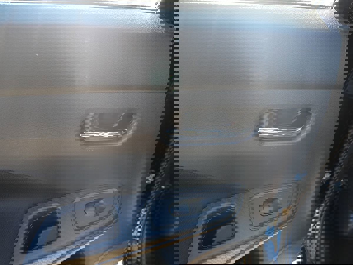 Used 2021 Nissan Versa SV image 23