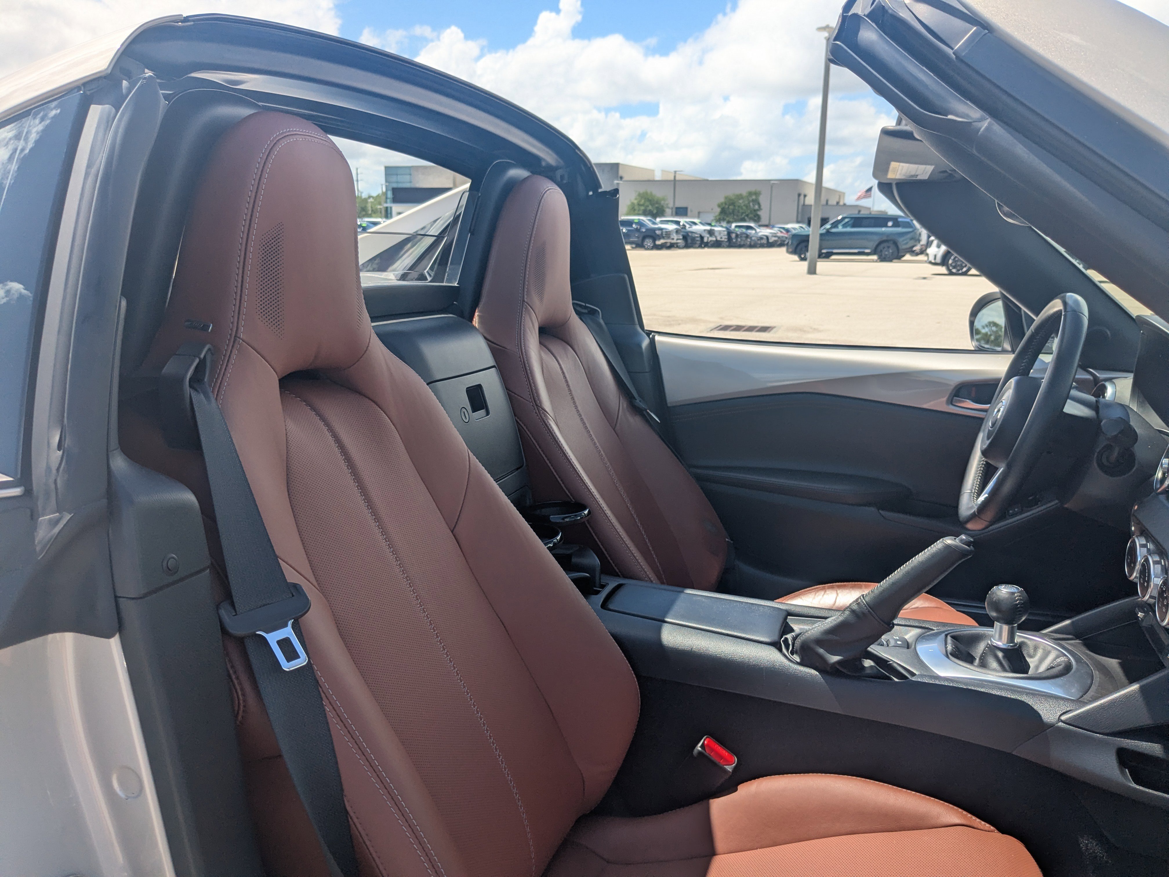 Used 2023 MAZDA MX-5 Miata Grand Touring RWD image 16
