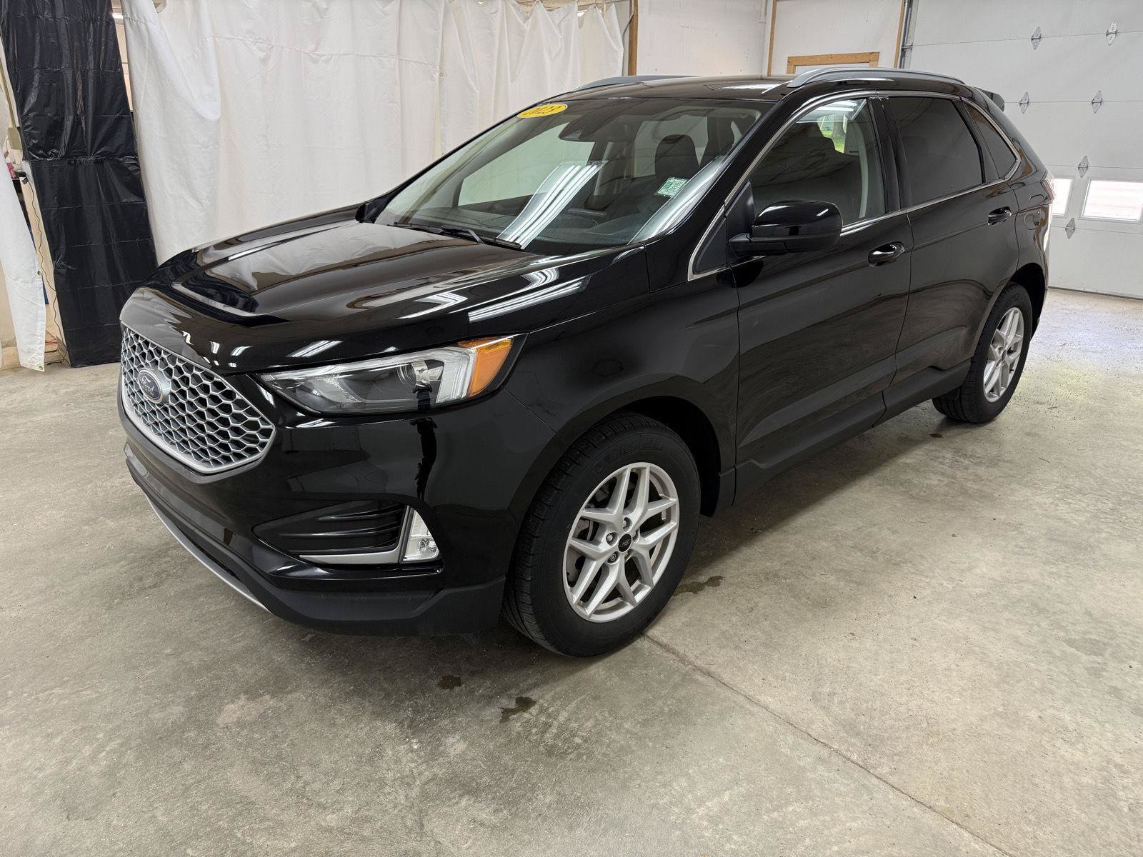 Used 2023 Ford Edge SEL w/ Convenience Package AWD/4WD image 4
