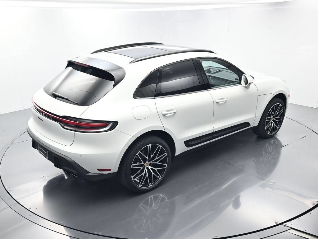Certified 2026 Porsche Macan AWD/4WD image 39