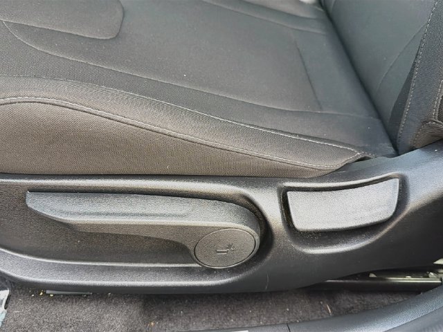 Certified 2025 Hyundai Elantra SEL FWD image 21