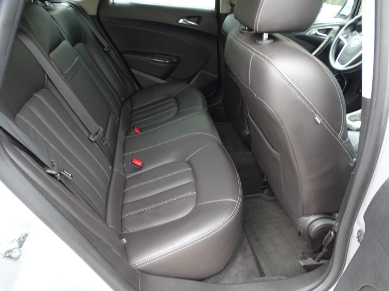 Used 2015 Buick Verano Leather FWD image 35