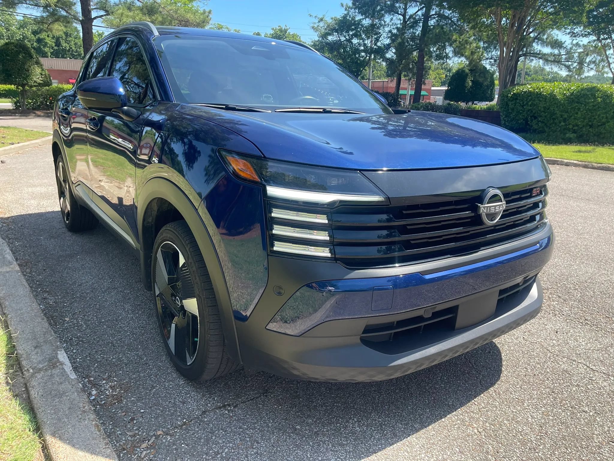 Used 2025 Nissan Kicks SR FWD image 7