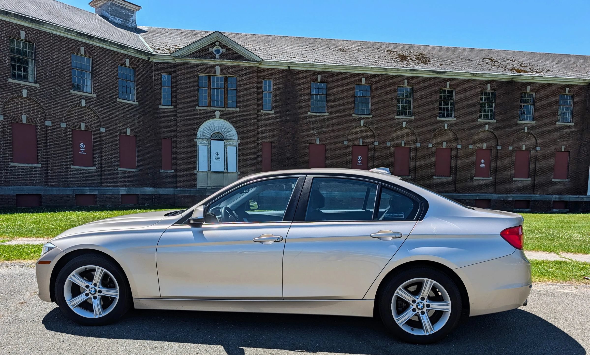 Used 2013 BMW 320i xDrive Sedan AWD/4WD image 9