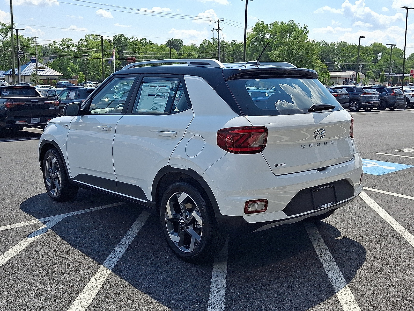 New 2026 Hyundai Venue SEL FWD image 3