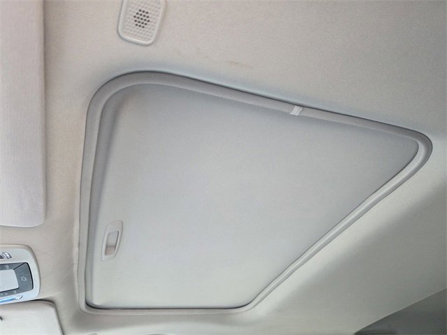 Used 2025 Toyota Sienna XLE image 19