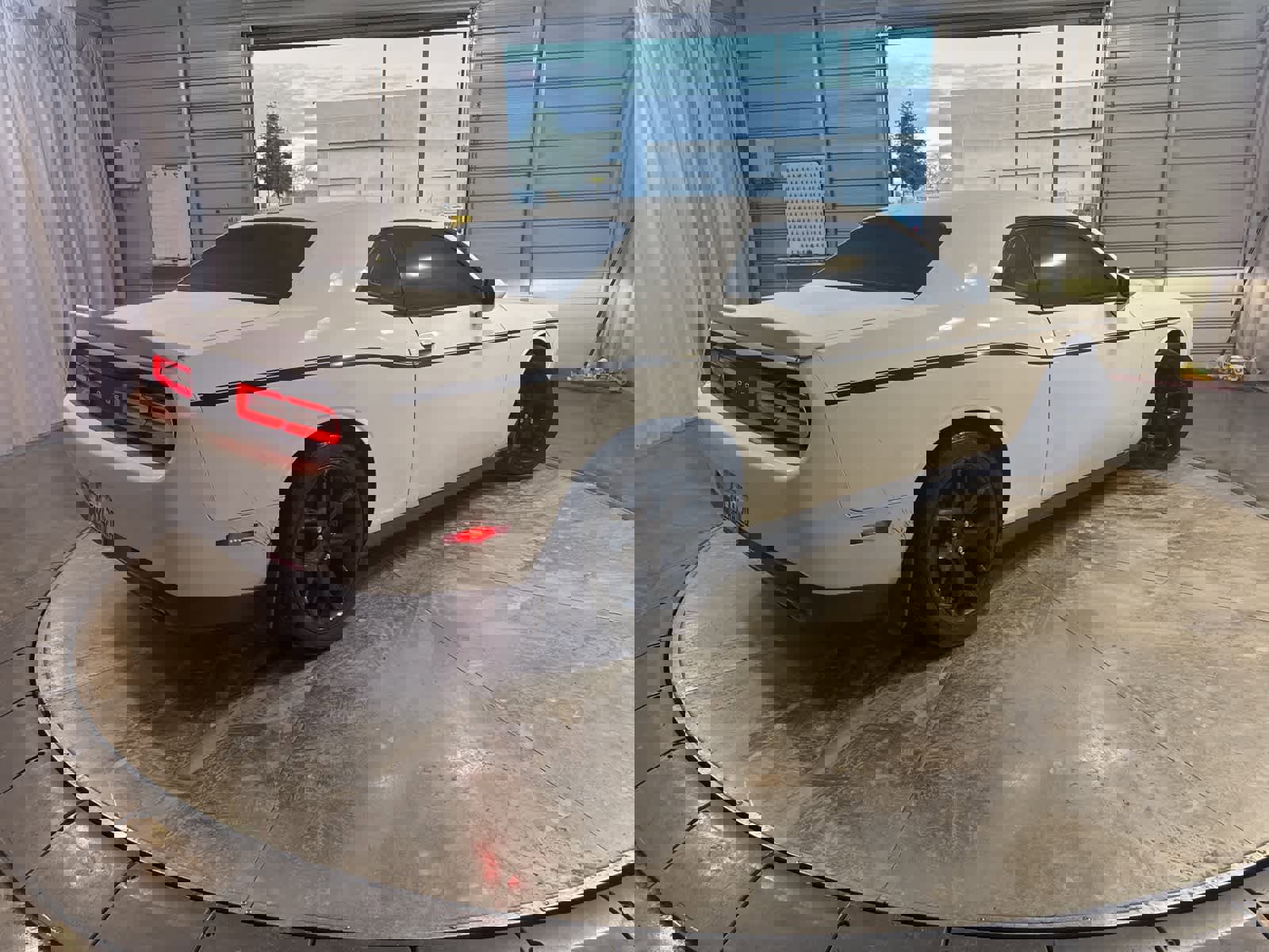 Used 2018 Dodge Challenger SXT Plus image 4