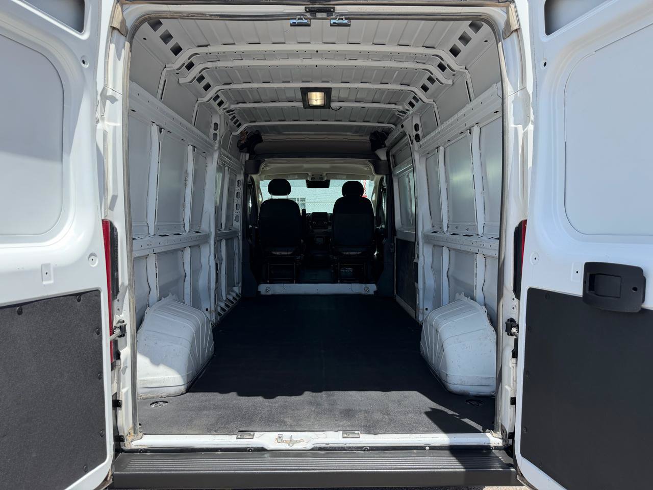 Used 2024 RAM ProMaster 2500 w/ Convenience Group FWD image 26