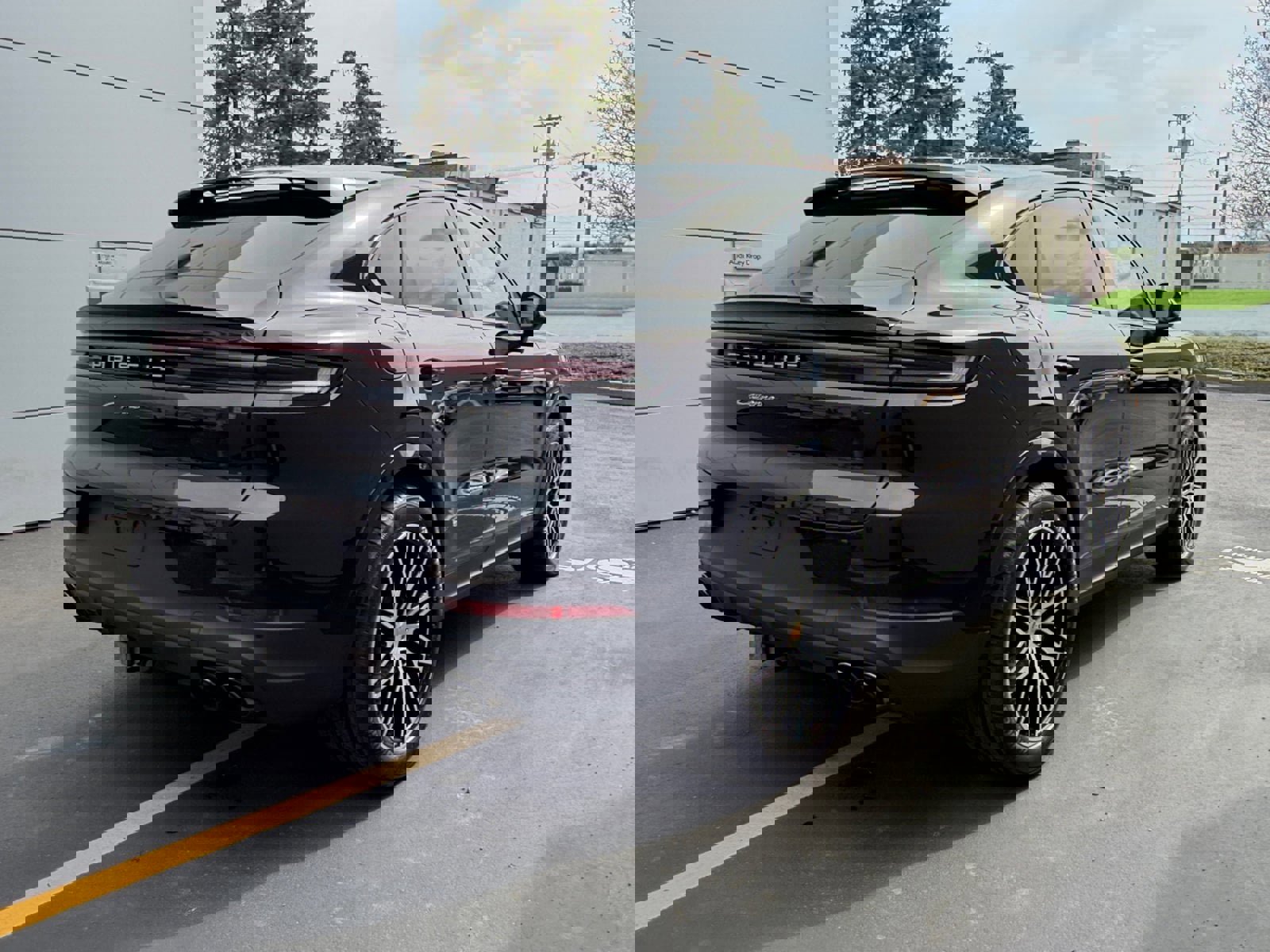 Used 2024 Porsche Cayenne Coupe image 13