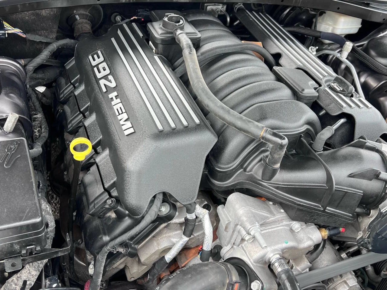 Used 2015 Dodge Challenger SRT w/ Technology Group image 9