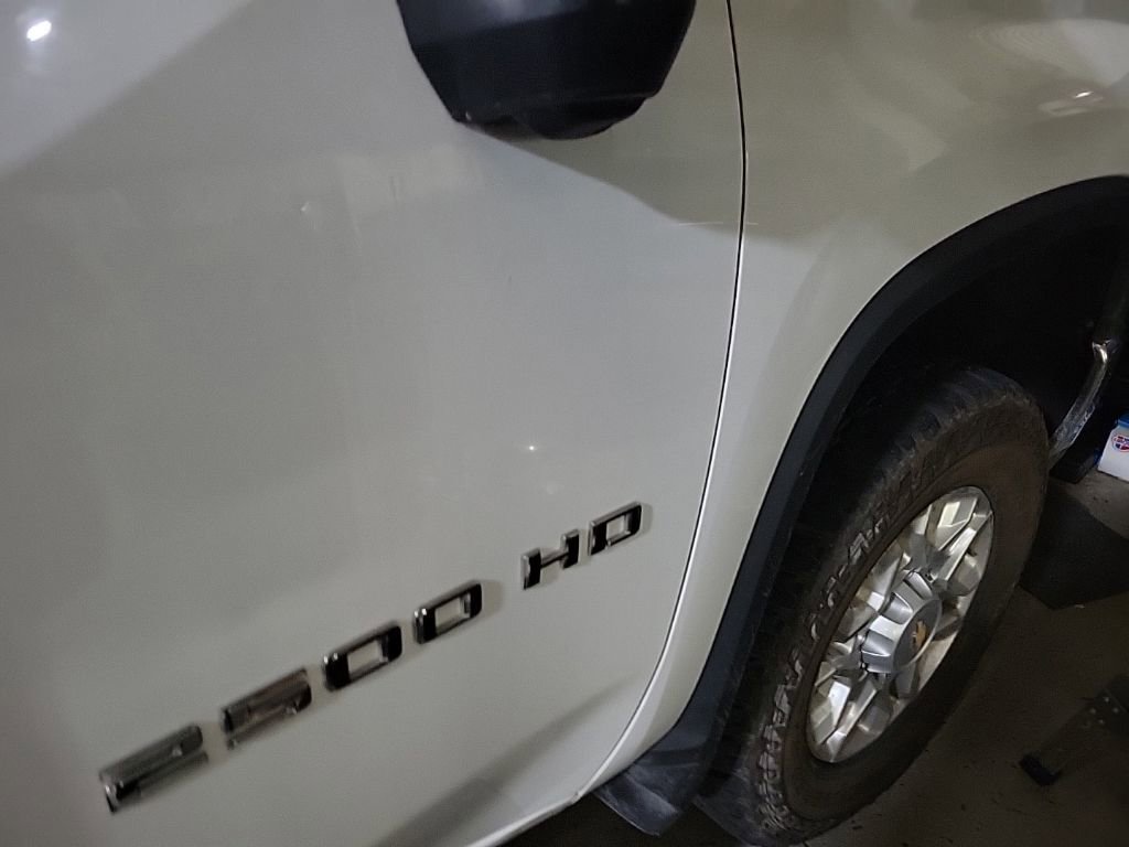 Used 2024 Chevrolet Silverado 2500 LT AWD/4WD image 18