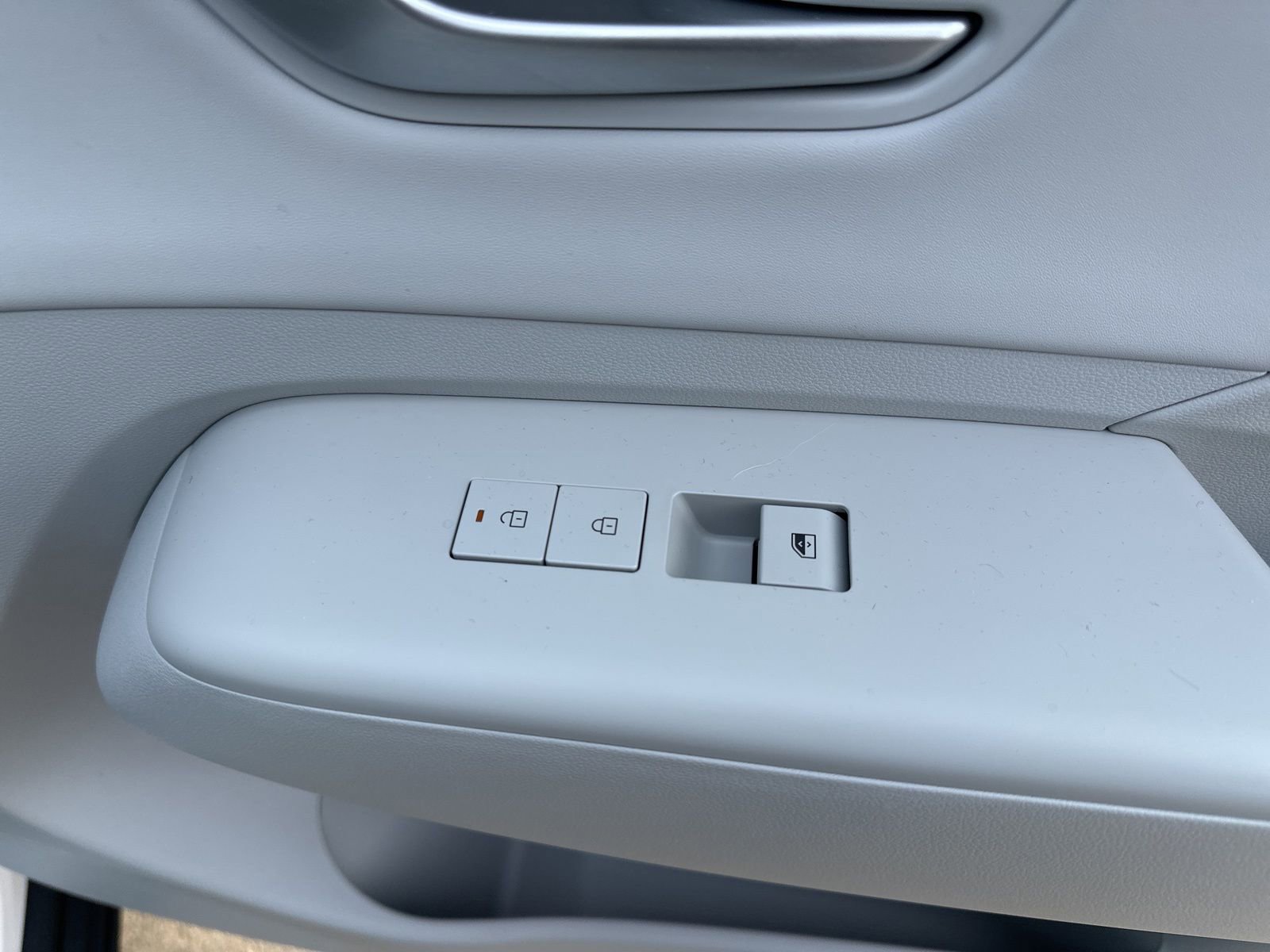 Used 2025 Hyundai Kona Limited image 37