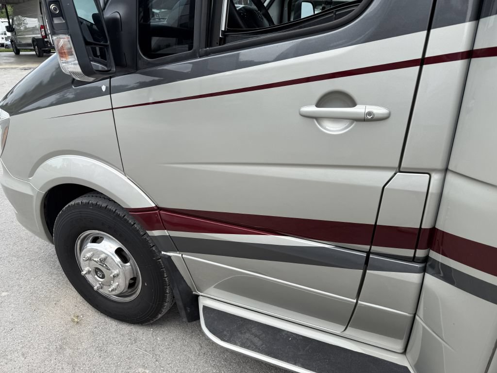Used 2018 Mercedes-Benz Sprinter 3500 image 8