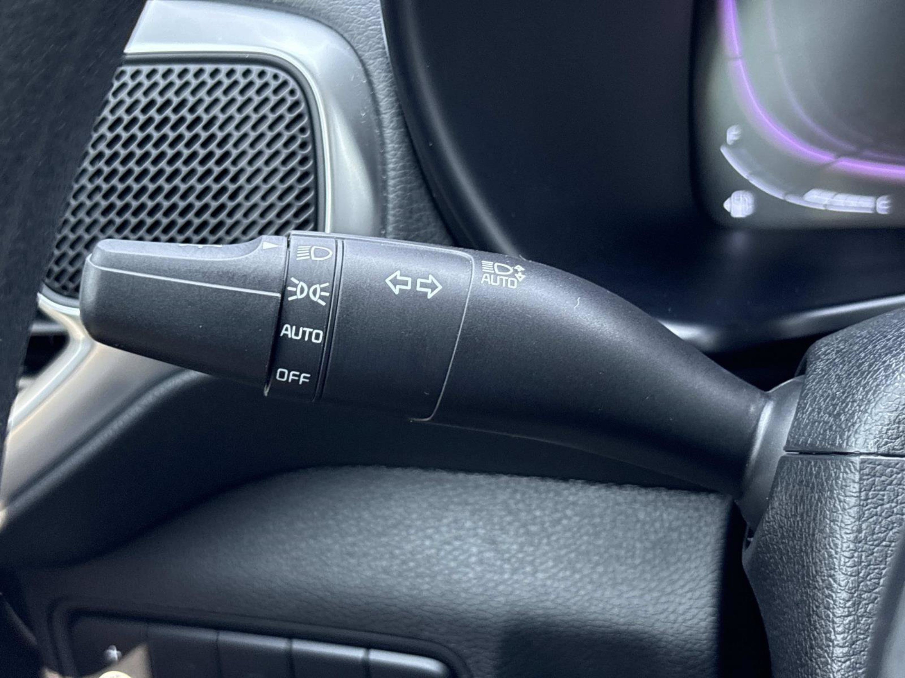 Used 2025 Kia Soul LX w/ LX Technology Package FWD image 28
