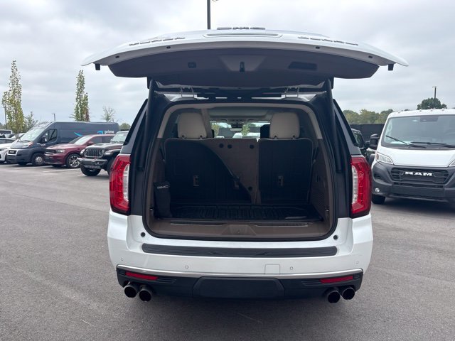 Used 2023 GMC Yukon Denali w/ Advanced Technology Package AWD/4WD image 14