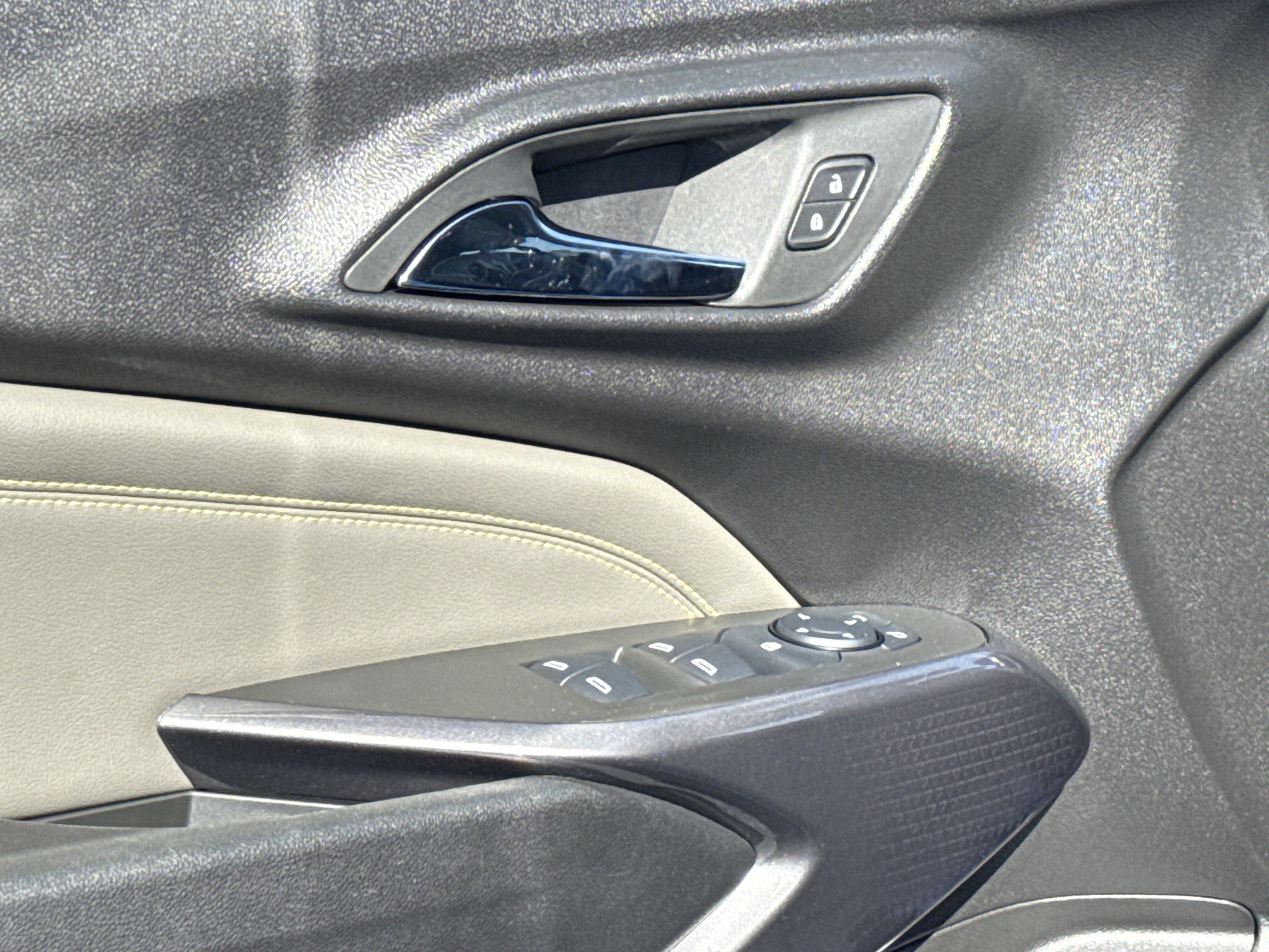 Certified 2025 Chevrolet Trax ACTIV w/ Driver Confidence Package image 15