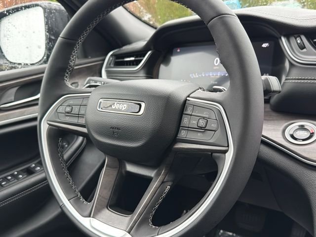 New 2025 Jeep Grand Cherokee Limited w/ Black Appearance Package AWD/4WD image 12