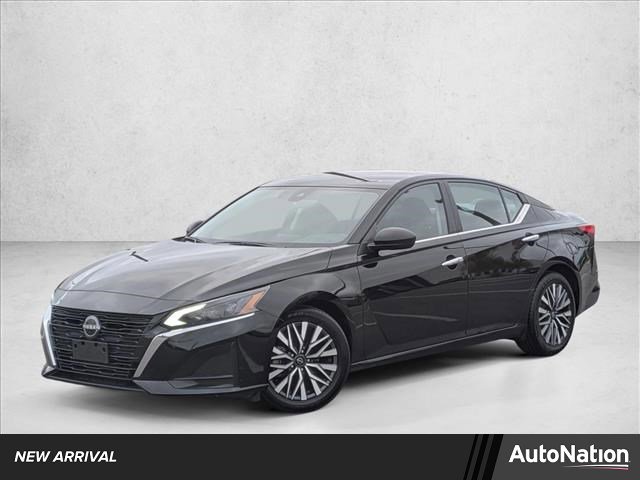 Used 2024 Nissan Altima 2.5 SV