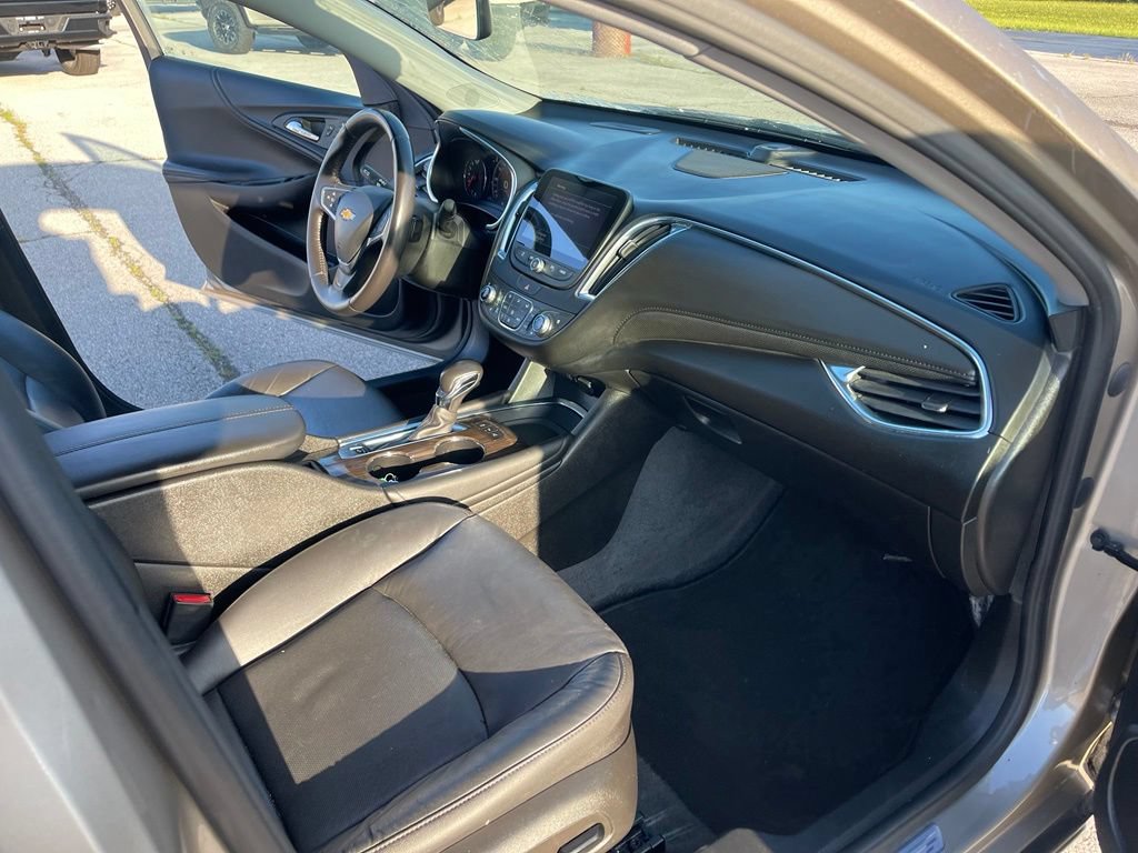 Used 2022 Chevrolet Malibu Premier FWD image 19