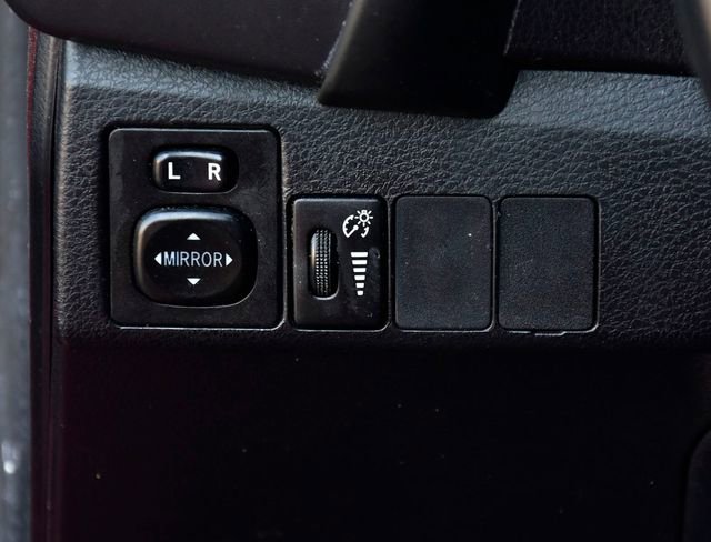 Used 2017 Toyota Corolla L image 25