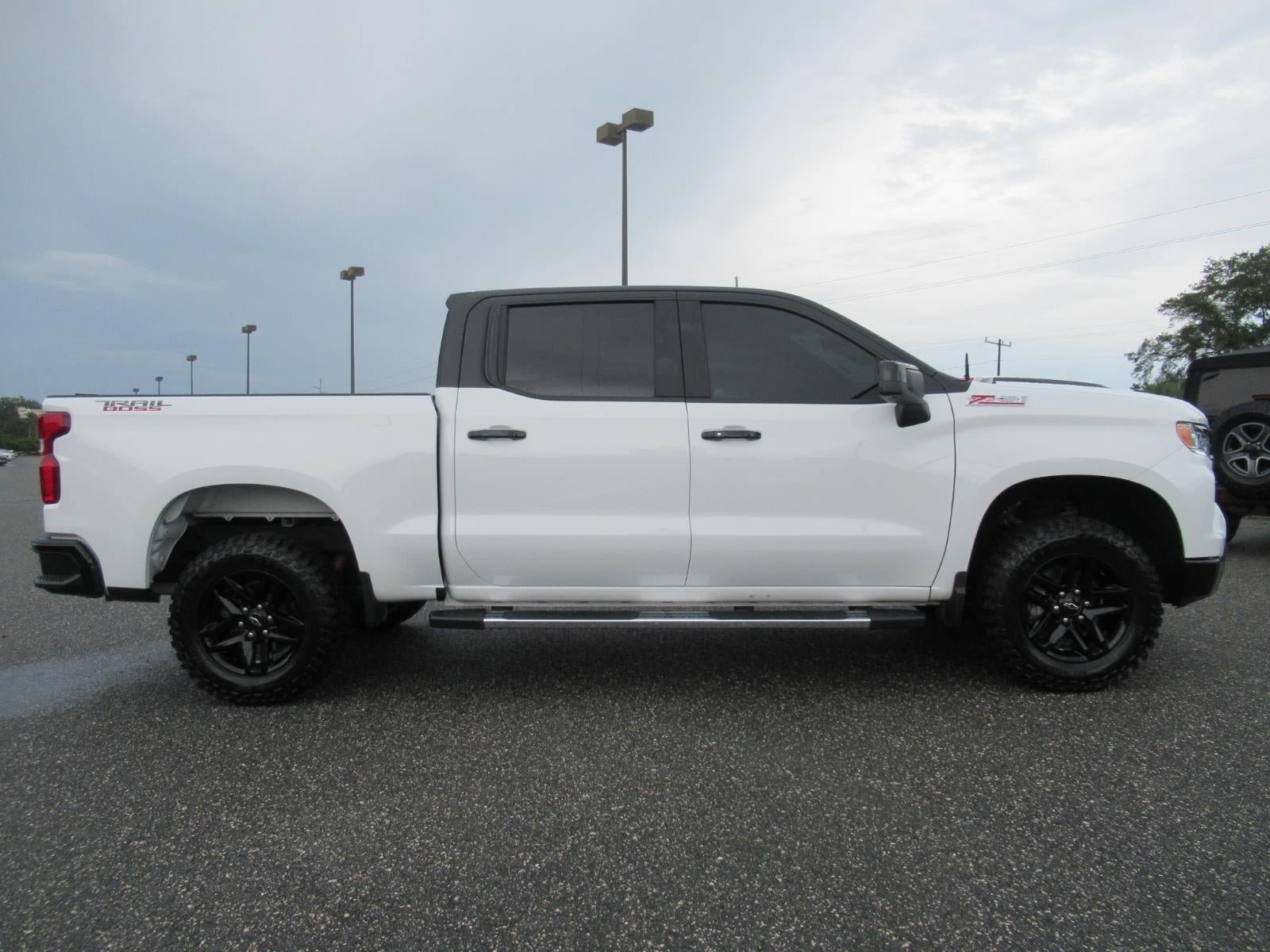 Used 2024 Chevrolet Silverado 1500 LT Trail Boss AWD/4WD image 2
