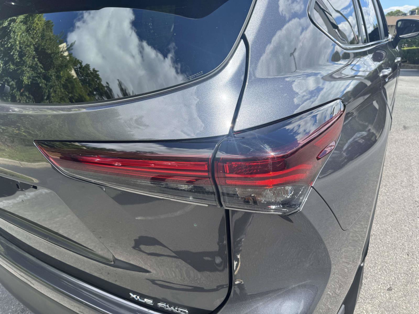 Certified 2025 Toyota Highlander XLE AWD/4WD image 10