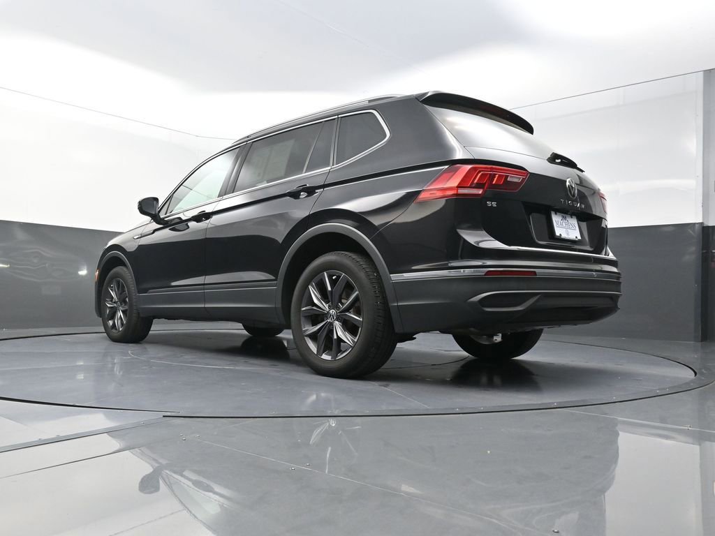 Used 2023 Volkswagen Tiguan SE w/ Panoramic Sunroof Package AWD/4WD image 25