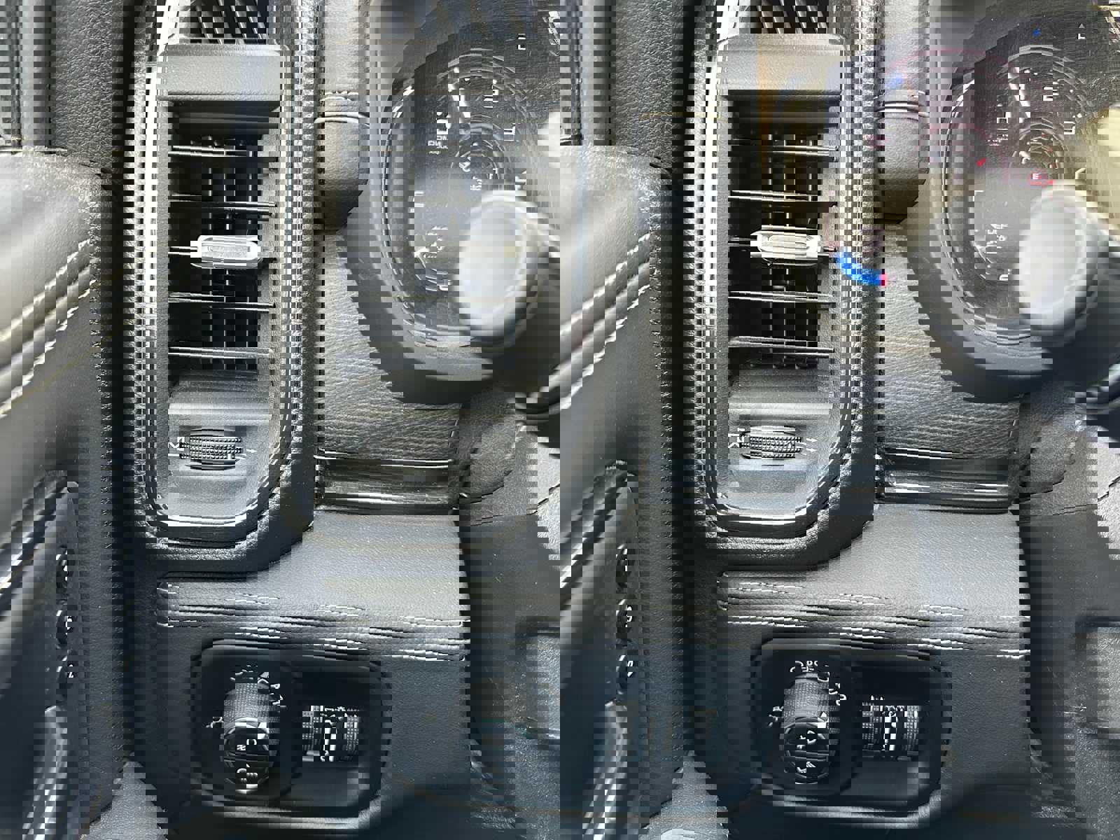 Used 2024 RAM 3500 Limited image 35