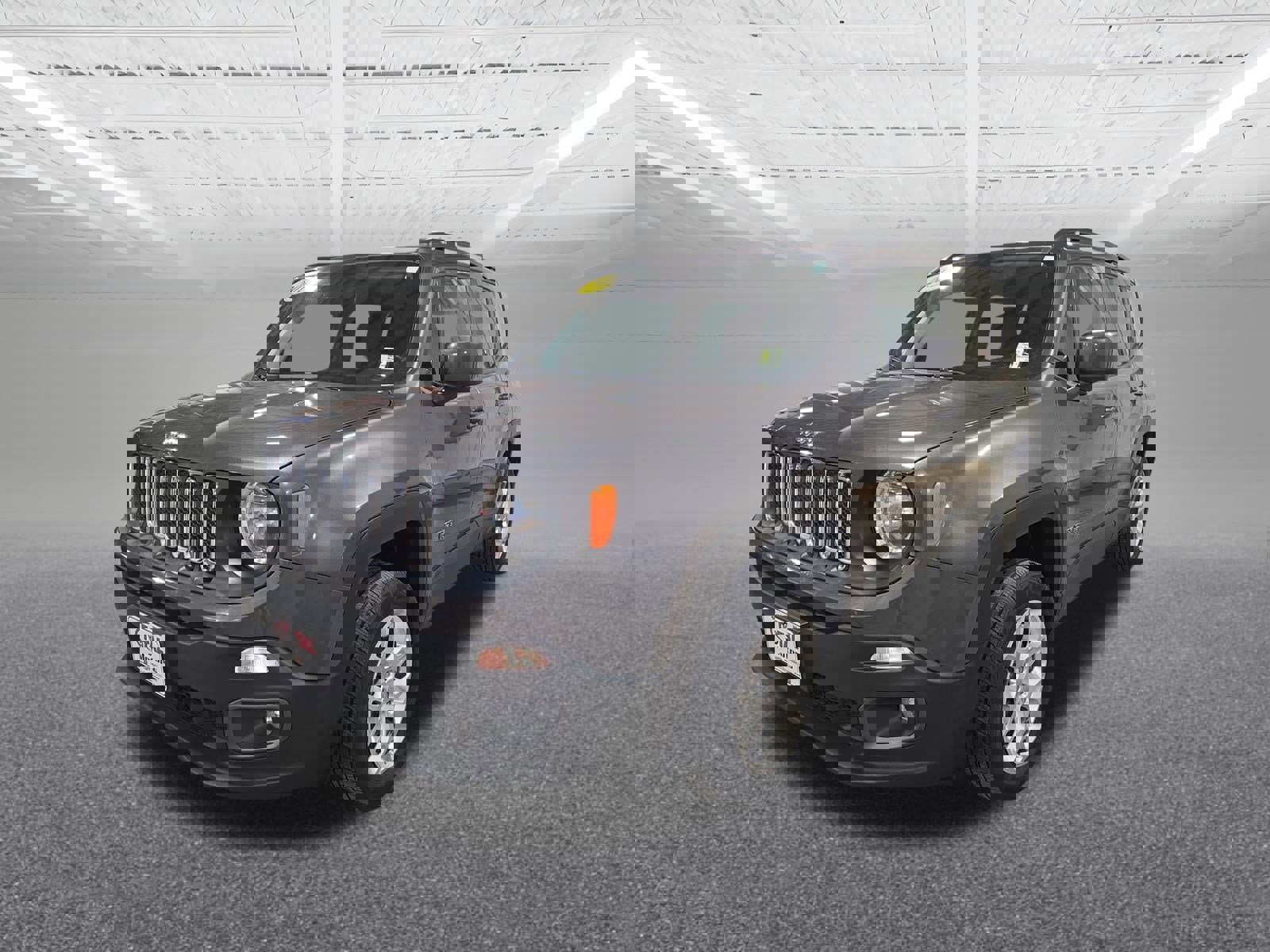 Used 2018 Jeep Renegade Latitude w/ Cold Weather Group image 2