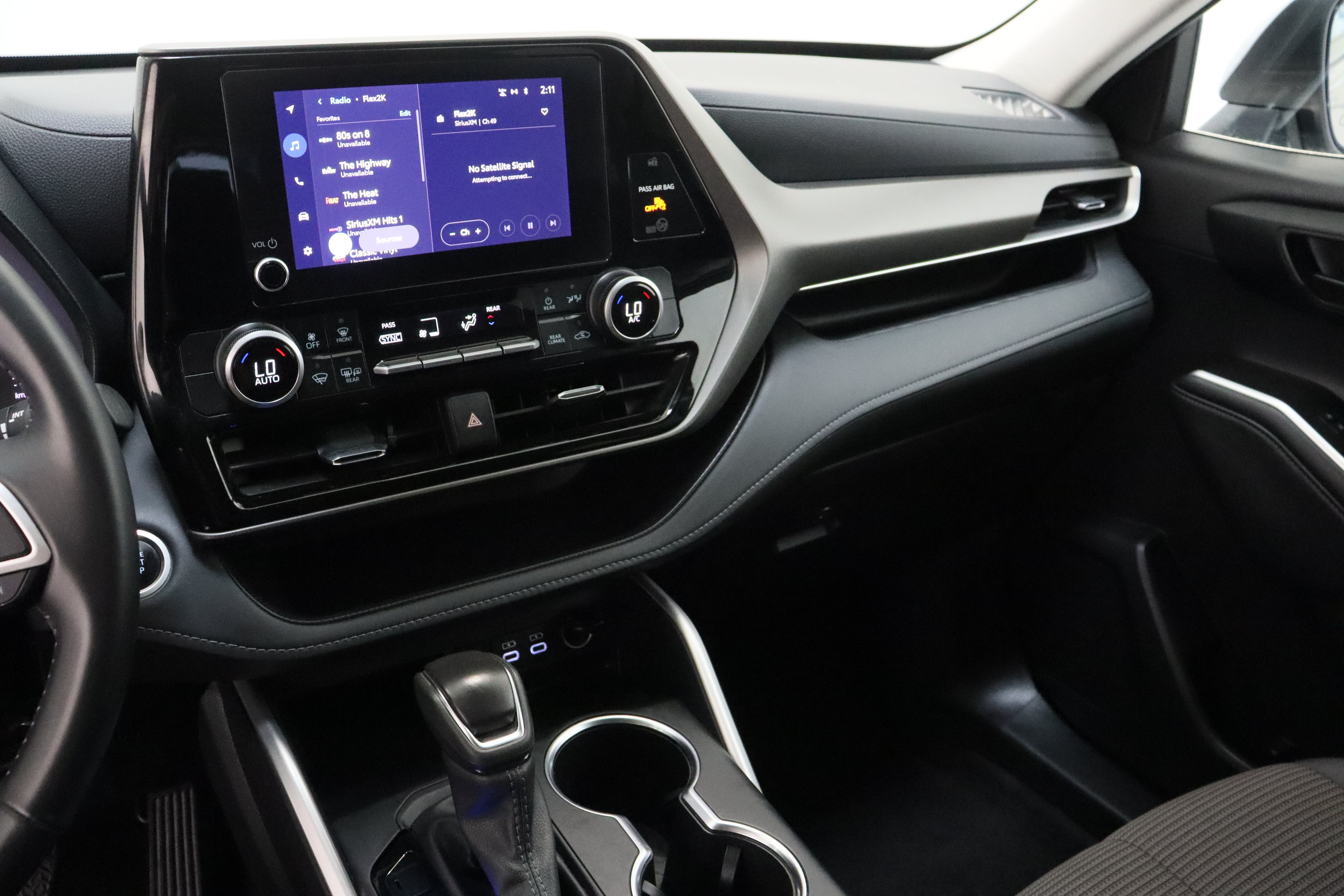 Certified 2025 Toyota Highlander LE FWD image 16