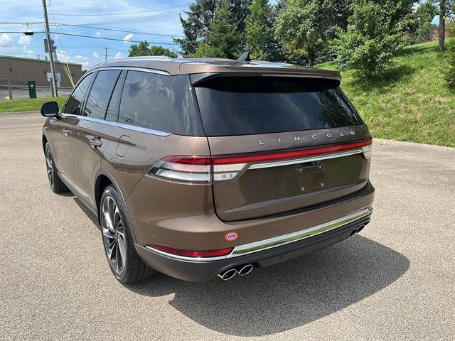 Used 2022 Lincoln Aviator Reserve w/ Equipment Group 201A image 2