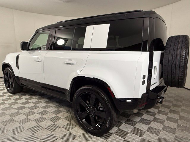 New 2026 Land Rover Defender 110 X-Dynamic SE AWD/4WD image 4