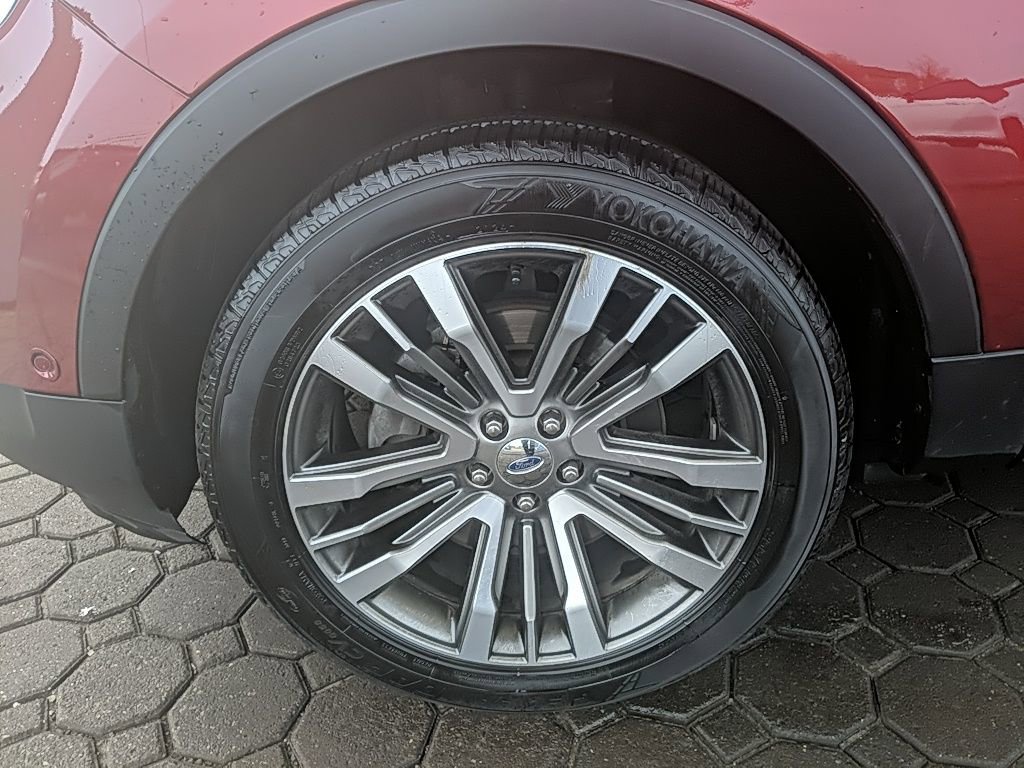 Used 2017 Ford Explorer Platinum image 12