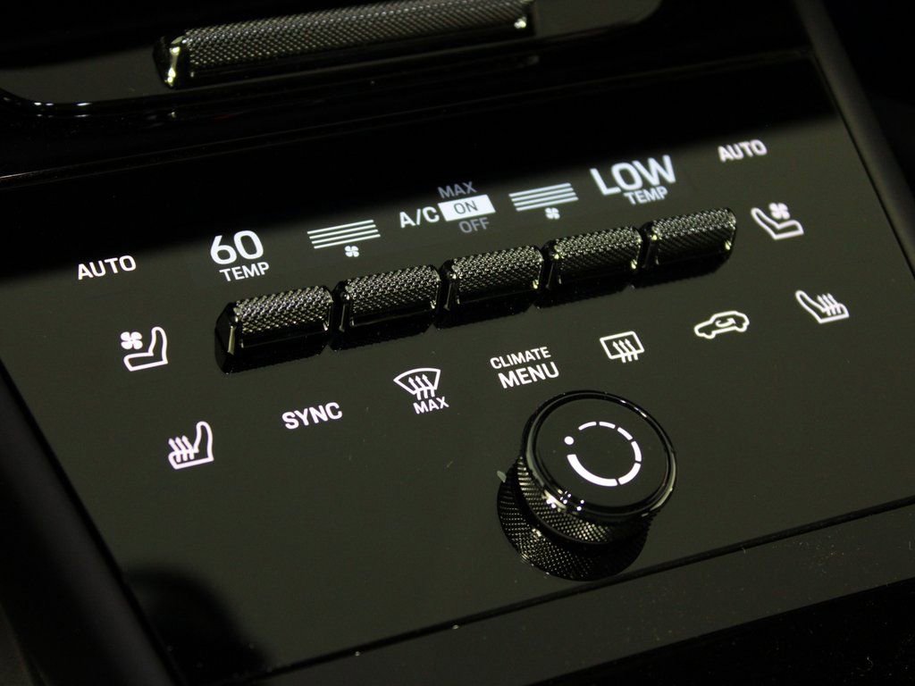 Certified 2025 Porsche Cayenne S image 33