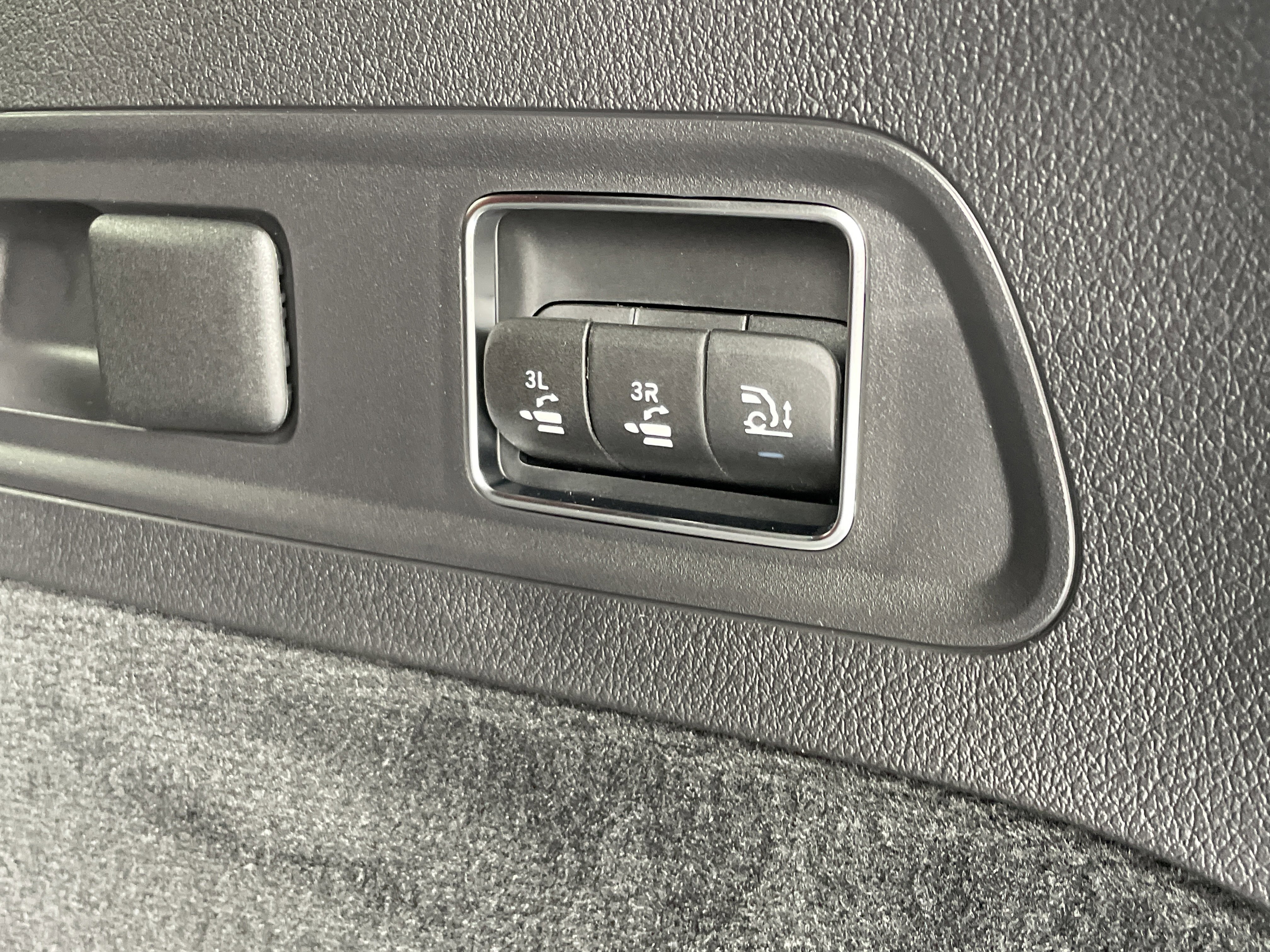 New 2026 Mercedes-Benz GLS 580 4MATIC image 11