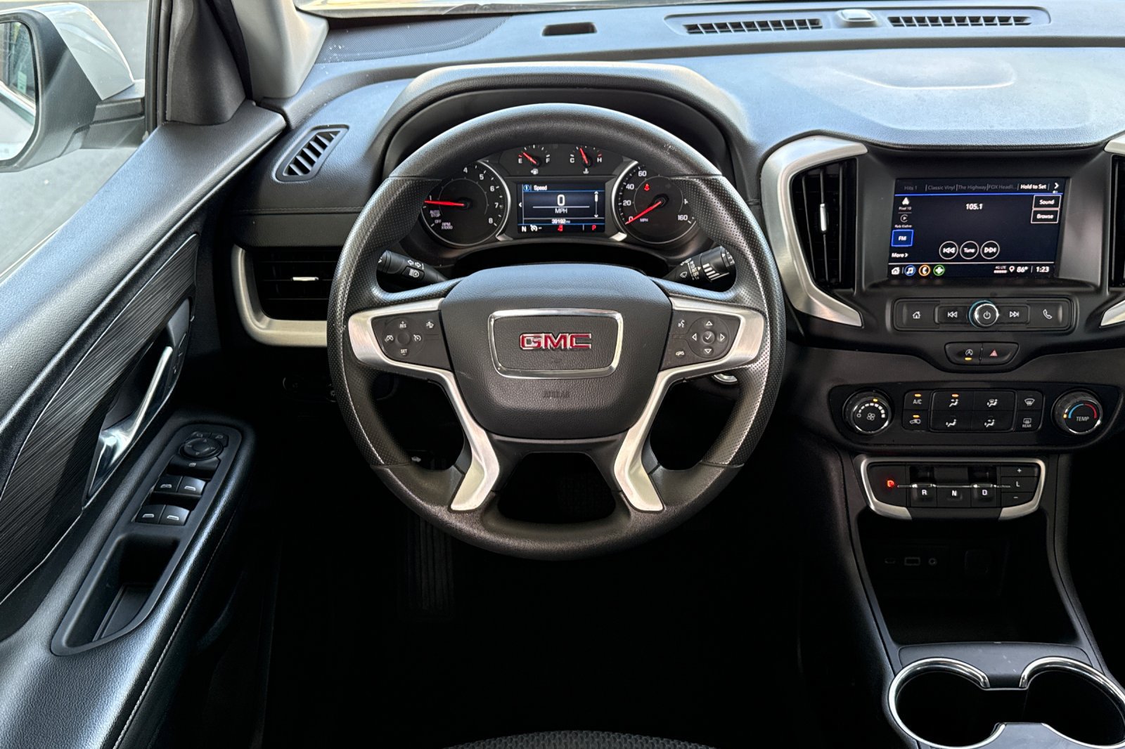 Used 2024 GMC Terrain SLE AWD/4WD image 22