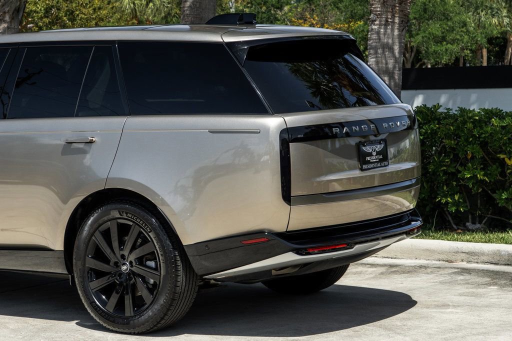 Used 2024 Land Rover Range Rover SE AWD/4WD image 5