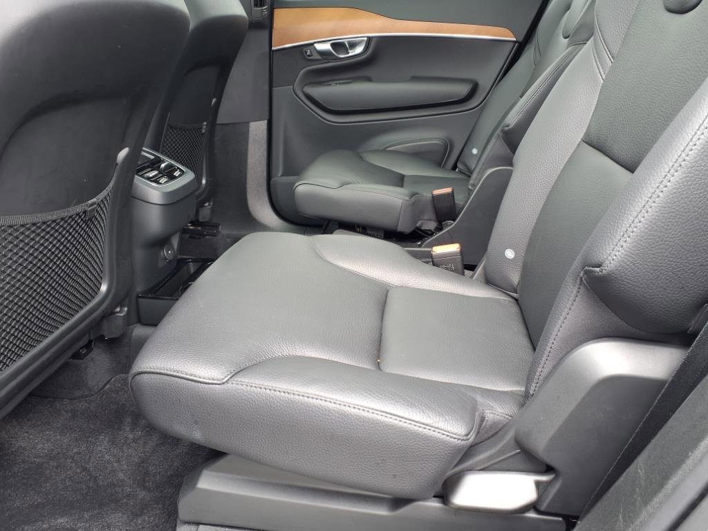 Used 2022 Volvo XC90 T6 Momentum image 17