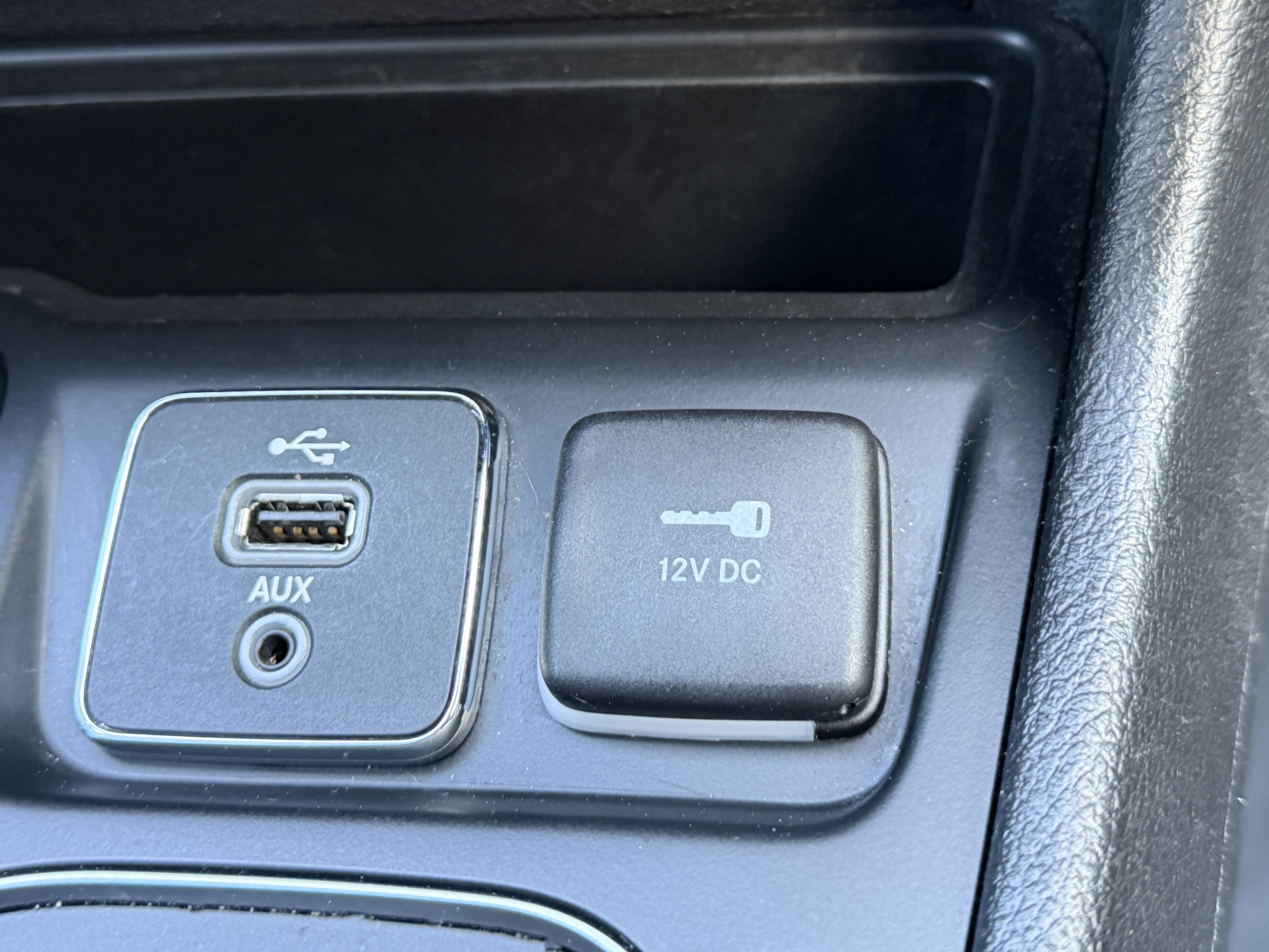 Used 2019 Jeep Cherokee Latitude Plus image 23