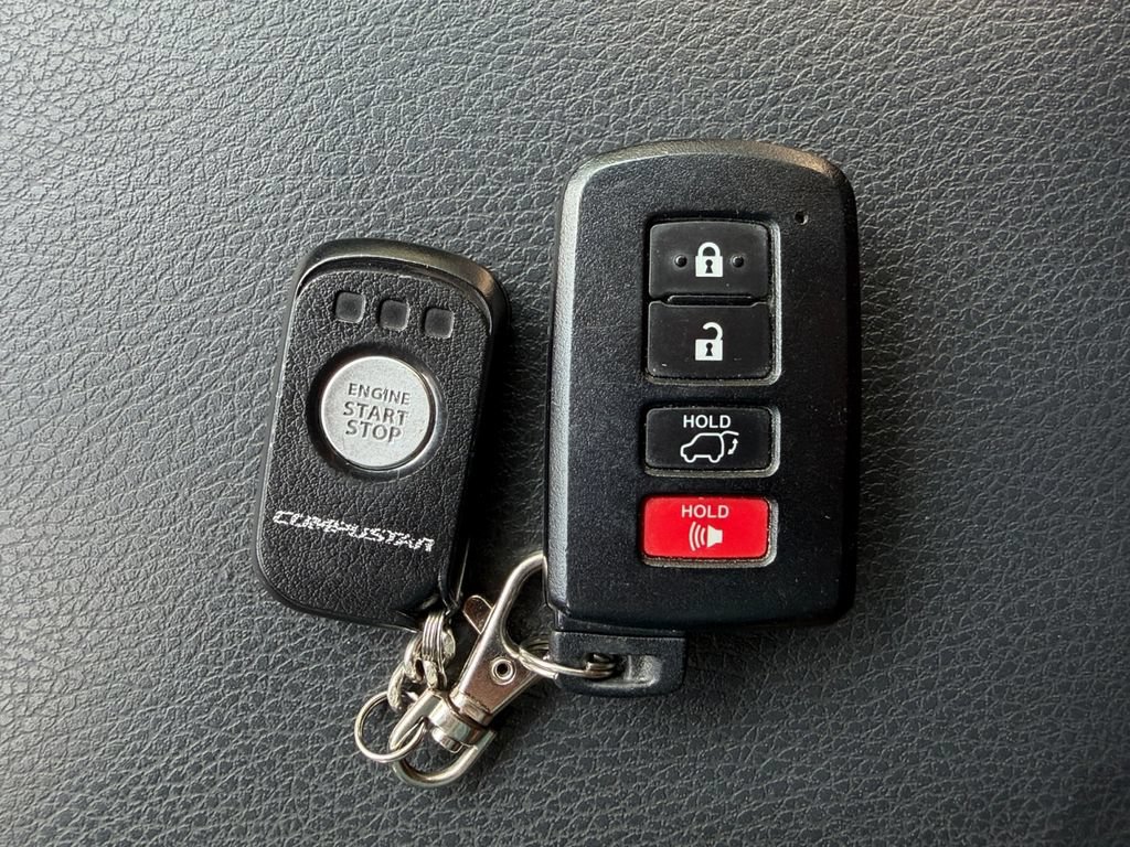 Used 2017 Toyota Highlander Limited Platinum w/ Protection Package #3 AWD/4WD image 33