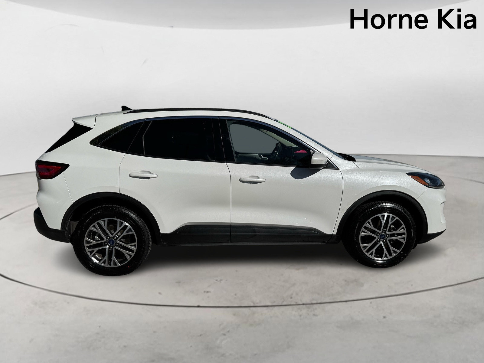 Used 2020 Ford Escape SEL image 3